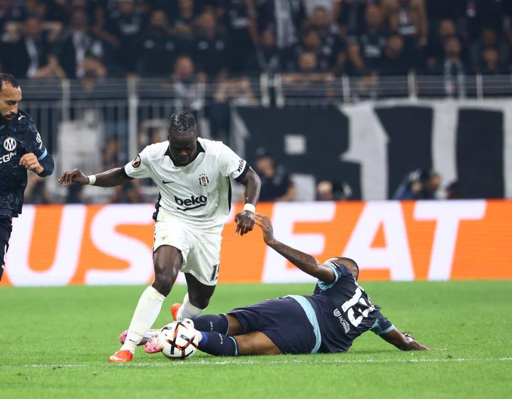 Beşiktaş Marsilya'ya gol oldu yağdı 15